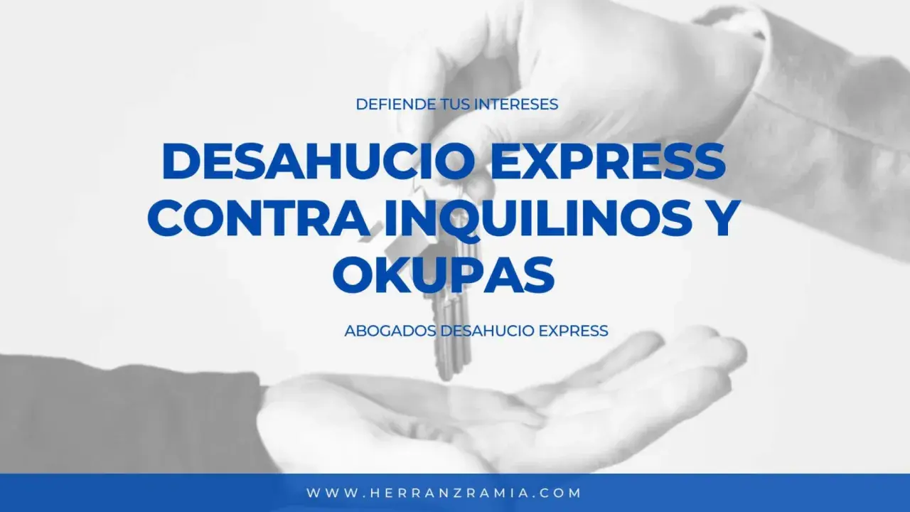 Manos entregan llaves, simbolizando un desahucio express contra inquilinos y okupas. Defiende tus intereses.