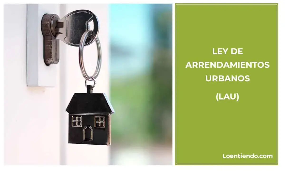 Llave con llavero de casa, símbolo de la Ley de Arrendamientos Urbanos (LAU).