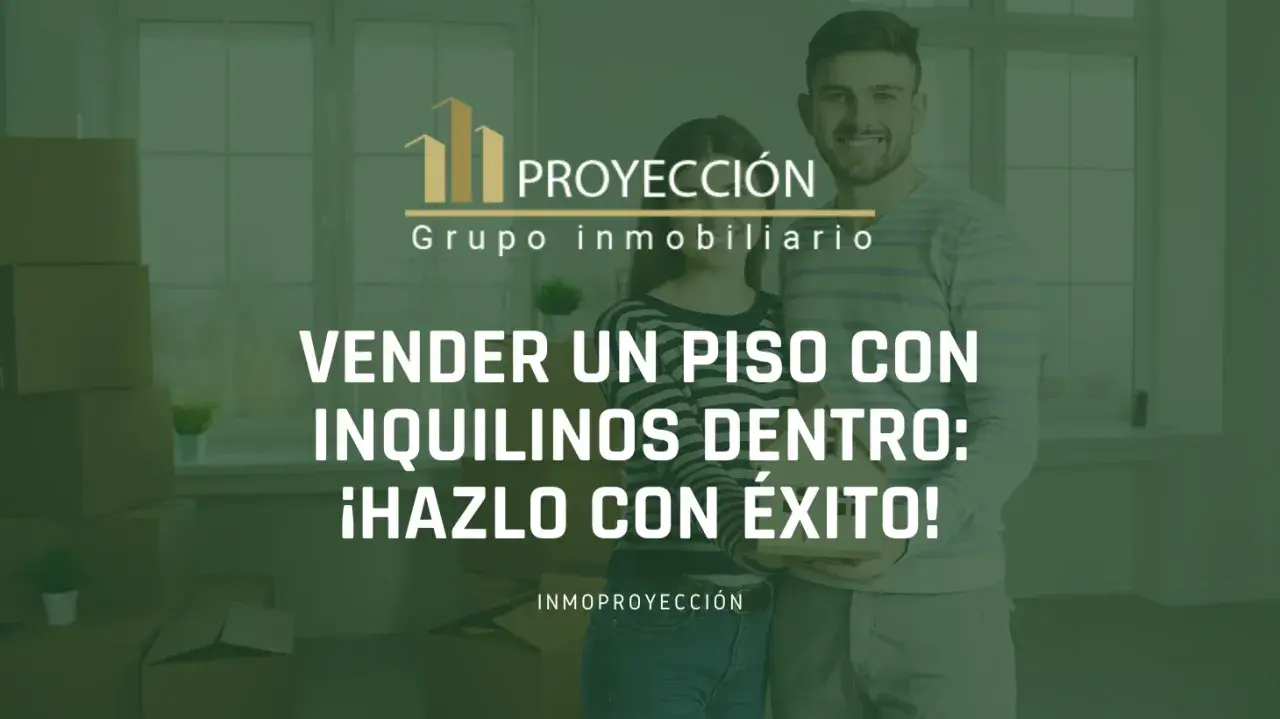 Pareja sonriente con cajas de mudanza. ¿Tienes un contrato de alquiler y quieren vender el piso? ¡Te ayudamos a vender con éxito!