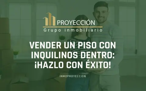 Pareja sonriente con cajas de mudanza. ¿Tienes un contrato de alquiler y quieren vender el piso? ¡Te ayudamos a vender con éxito!