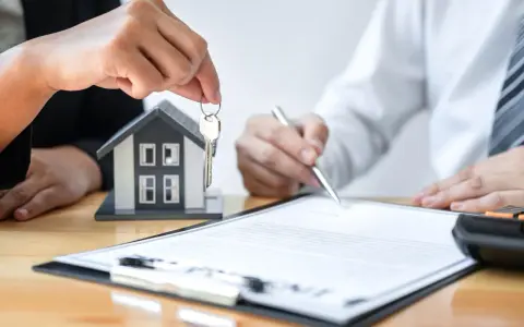 Entrega de llaves de una casa modelo, firma de contrato. Cumplimiento del art 1124 CC.