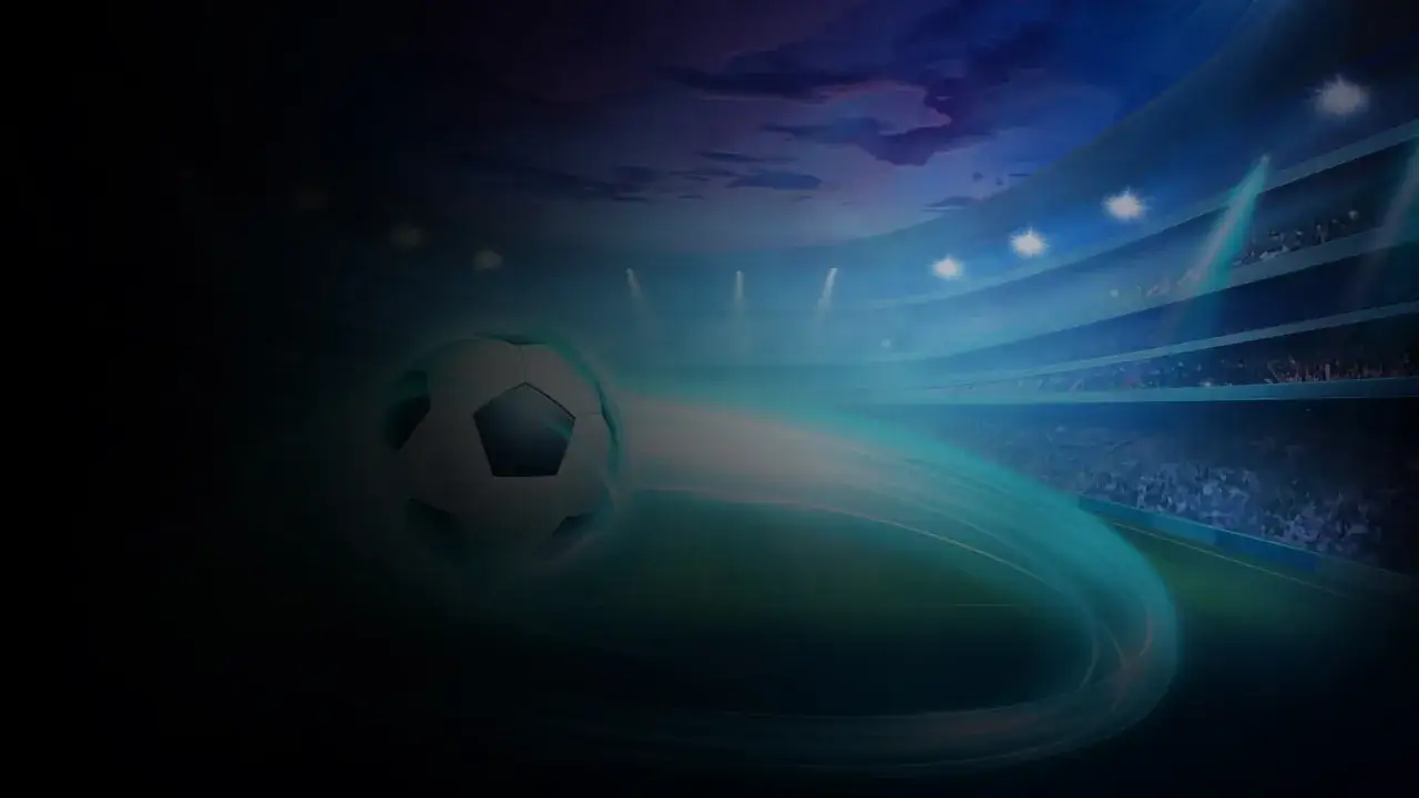 Balón de fútbol en movimiento en un estadio. El Penalty Shoot Out en España: ¿habilidad o azar?