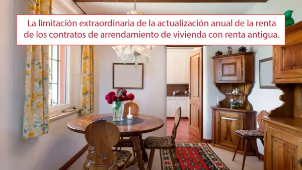 Comedor rústico con muebles de madera, flores y alfombra. Un texto sobre la renta antigua de 1964.